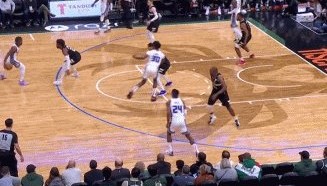 kaiyun-冷血球队文化？自家球员受伤雄鹿全队竟熟视无睹