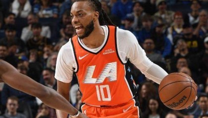 开云体育下载-3分钟3失误后助力17分逆转 加兰首秀褒贬不一